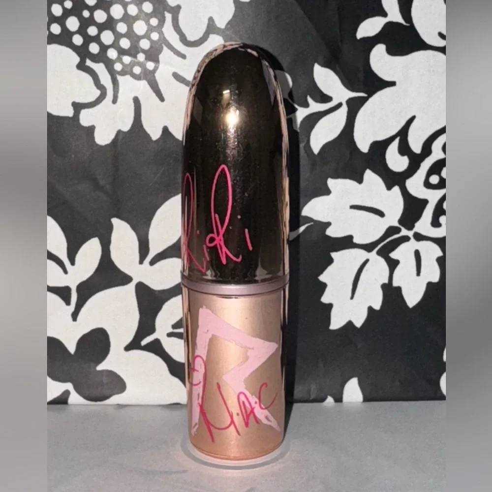 Mac Riri nude lipstick